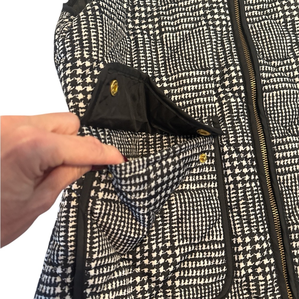 Cambridge Dry Goods Women’s Black and White Houndstooth Vest - Size Med - NWOT - Picture 3 of 8